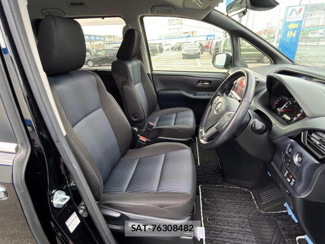 Toyota VOXY 2016-11 7503608-8