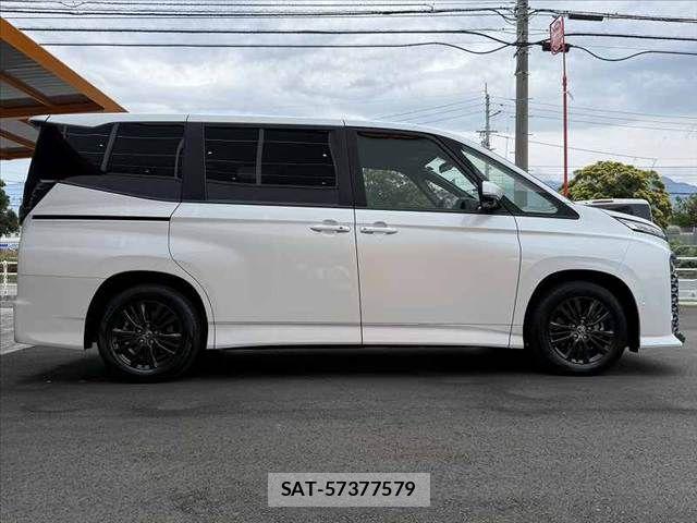 Toyota VOXY 2025-10 7503566-10