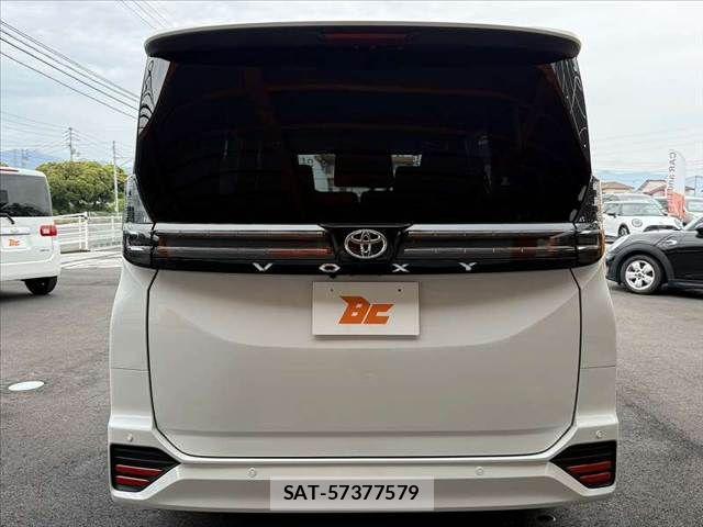 Toyota VOXY 2025-10 7503566-13
