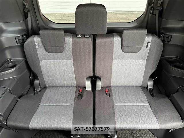 Toyota VOXY 2025-10 7503566-19
