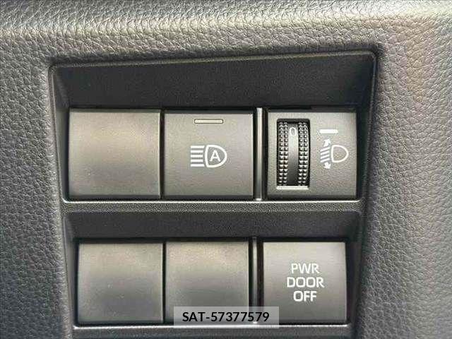 Toyota VOXY 2025-10 7503566-27