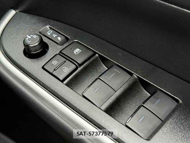 Toyota VOXY 2025-10 7503566-28
