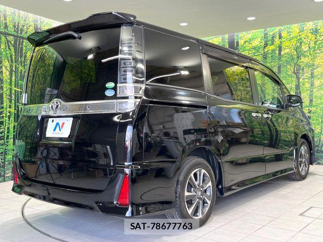 Toyota VOXY 2018-11 7503598-16