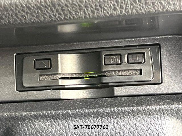 Toyota VOXY 2018-11 7503598-5