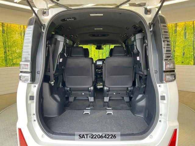 Toyota VOXY 2017-08 7503602-10