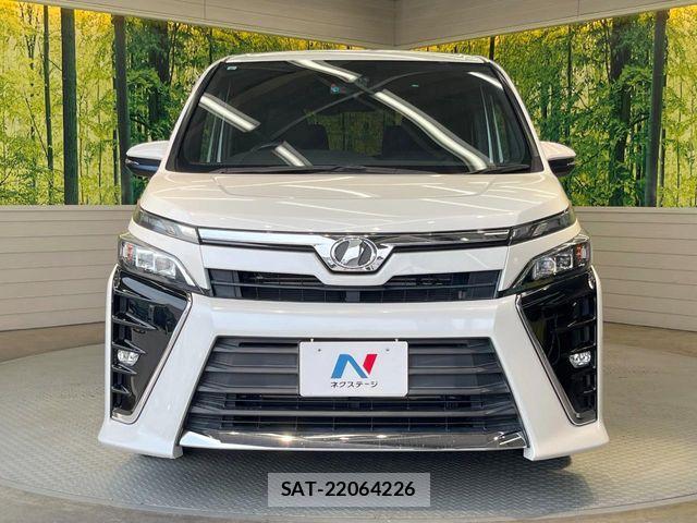 Toyota VOXY 2017-08 7503602-14