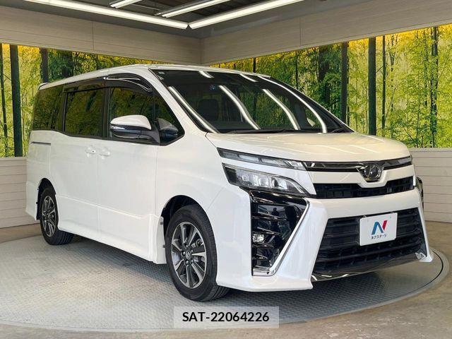 Toyota VOXY 2017-08 7503602-16