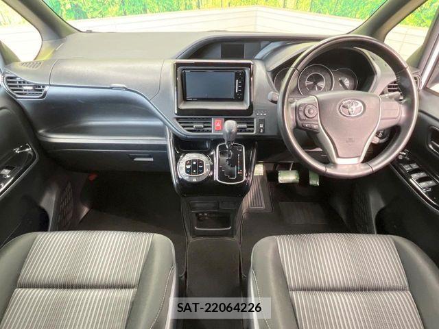 Toyota VOXY 2017-08 7503602-1