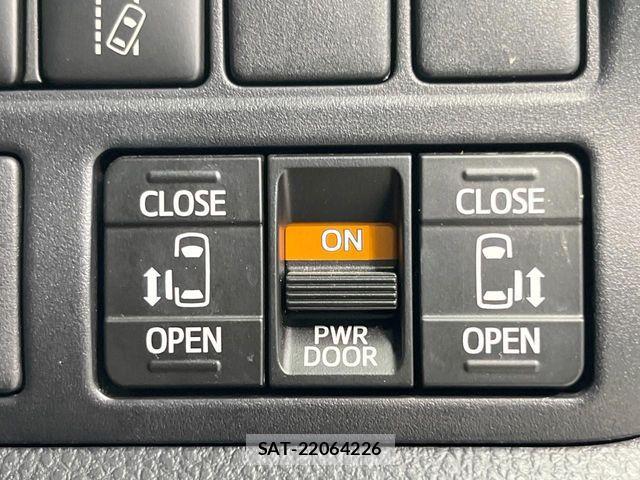 Toyota VOXY 2017-08 7503602-2