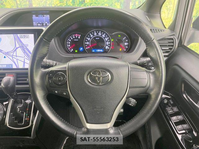 Toyota VOXY 2020-02 7503621-11