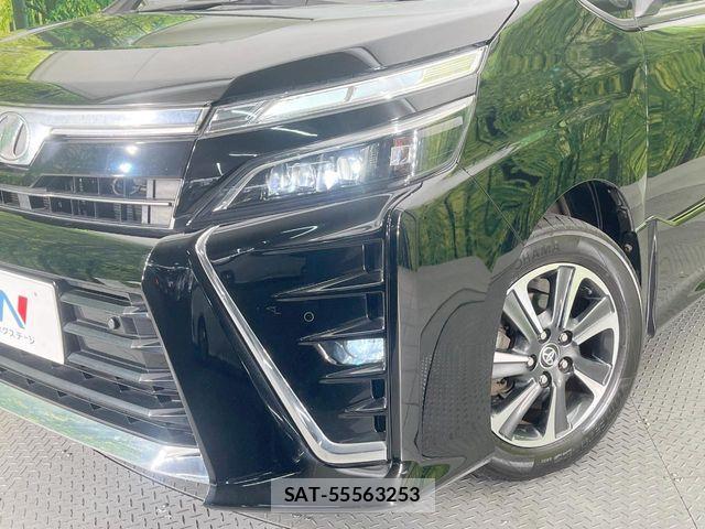 Toyota VOXY 2020-02 7503621-12