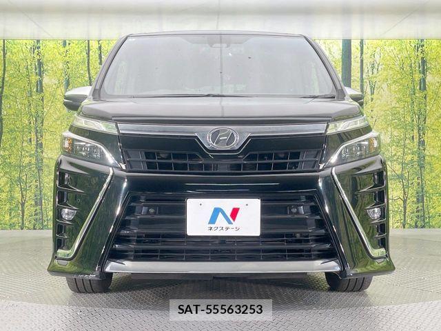 Toyota VOXY 2020-02 7503621-14
