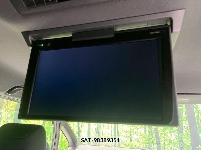 Toyota VOXY 2018-03 7503609-2