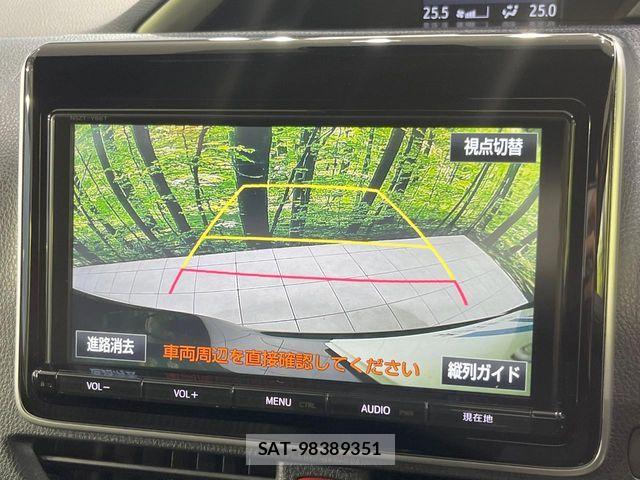Toyota VOXY 2018-03 7503609-4