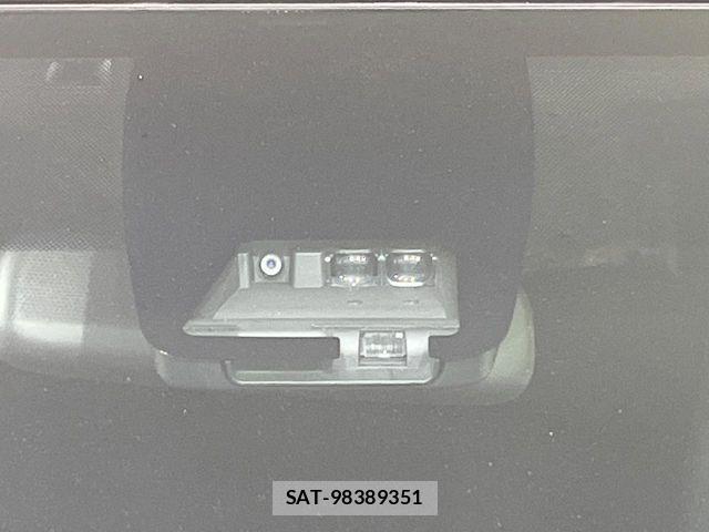Toyota VOXY 2018-03 7503609-6