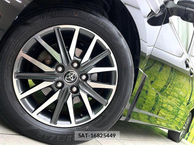 Toyota VOXY 2015-12 7503626-12