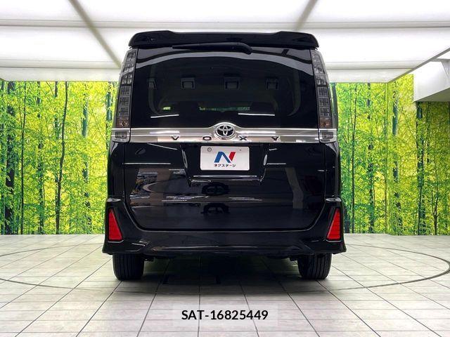 Toyota VOXY 2015-12 7503626-14