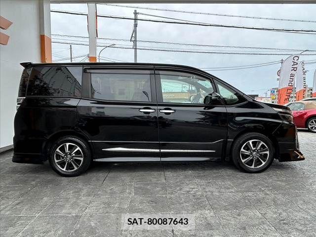 Toyota VOXY 2018-12 7503599-10