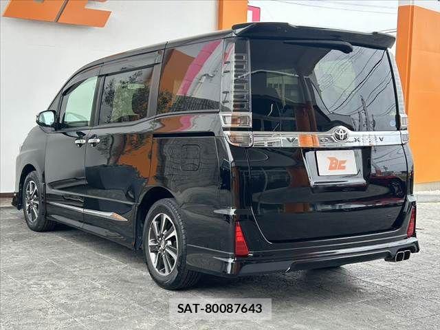 Toyota VOXY 2018-12 7503599-12