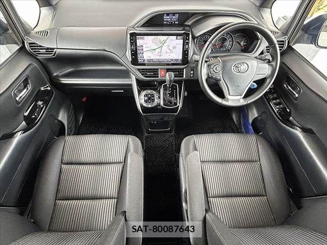 Toyota VOXY 2018-12 7503599-1