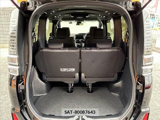Toyota VOXY 2018-12 7503599-21