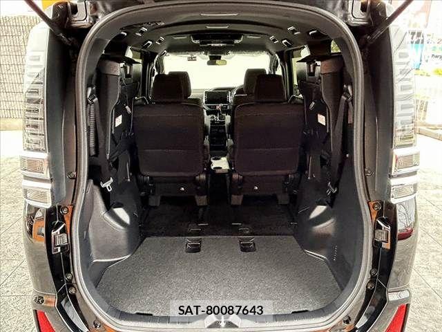 Toyota VOXY 2018-12 7503599-22