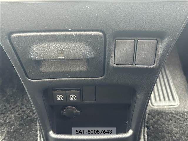 Toyota VOXY 2018-12 7503599-26