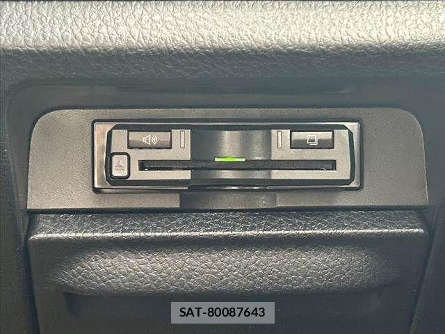 Toyota VOXY 2018-12 7503599-5