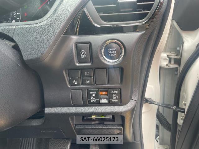 Toyota VOXY 2018-10 7510406-6