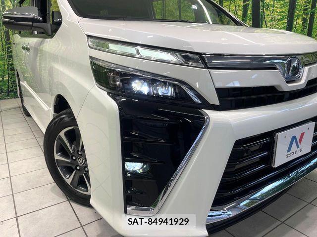 Toyota VOXY 2019-06 7503585-11