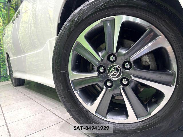 Toyota VOXY 2019-06 7503585-12