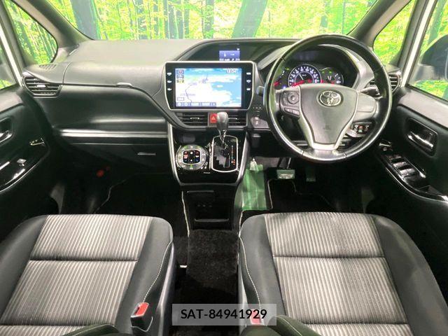 Toyota VOXY 2019-06 7503585-1