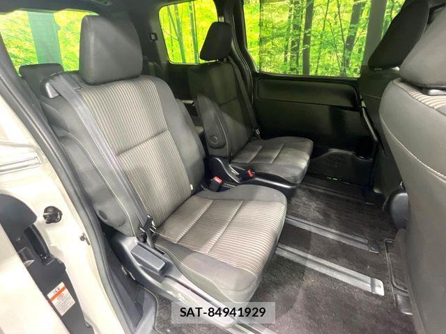 Toyota VOXY 2019-06 7503585-7