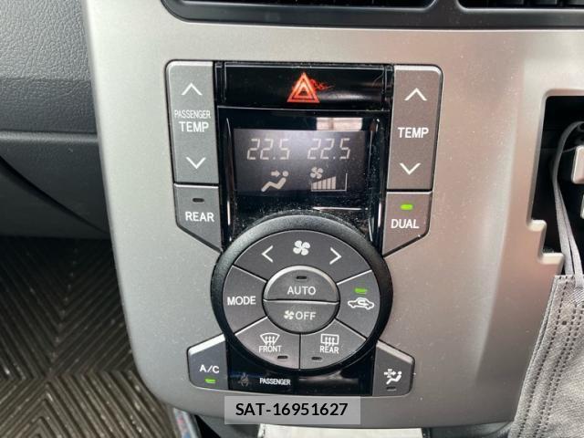Toyota VOXY 2009-11 7503647-13