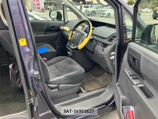 Toyota VOXY 2009-11 7503647-7