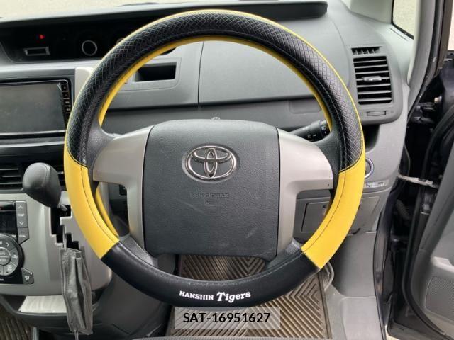 Toyota VOXY 2009-11 7503647-8