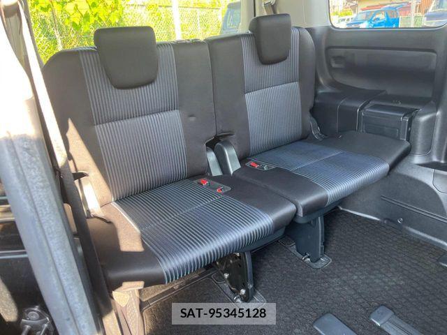 Toyota VOXY 2014-06 7503625-9
