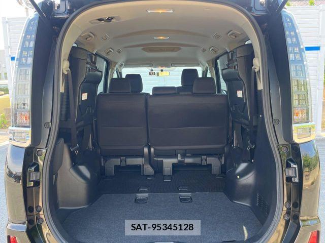 Toyota VOXY 2014-06 7503625-10
