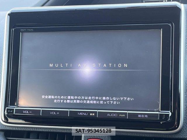Toyota VOXY 2014-06 7503625-2