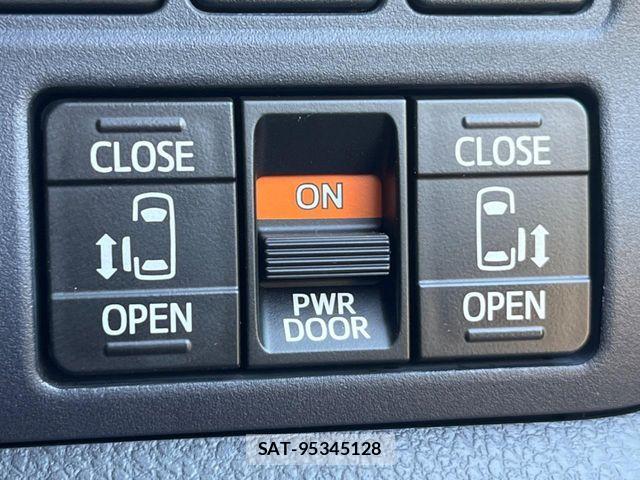 Toyota VOXY 2014-06 7503625-4