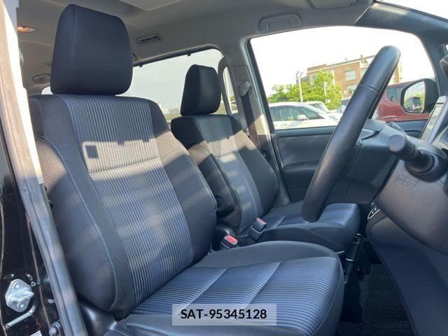 Toyota VOXY 2014-06 7503625-7