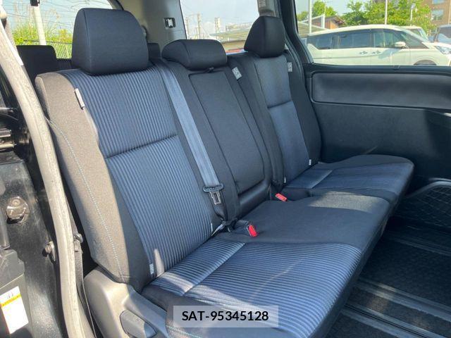 Toyota VOXY 2014-06 7503625-8