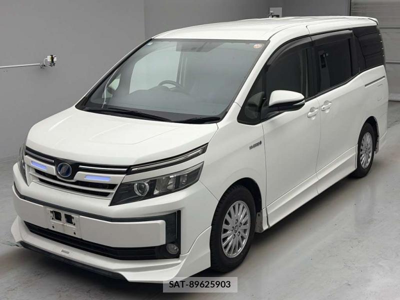 Toyota VOXY 2014-10 7497287-0