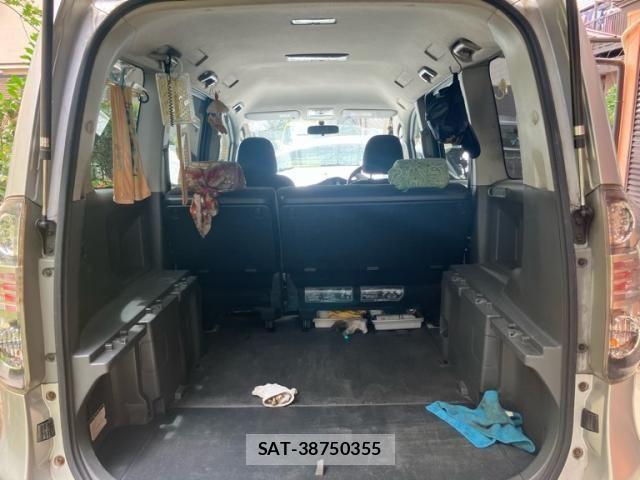 Toyota VOXY 2008-02 7510423-11