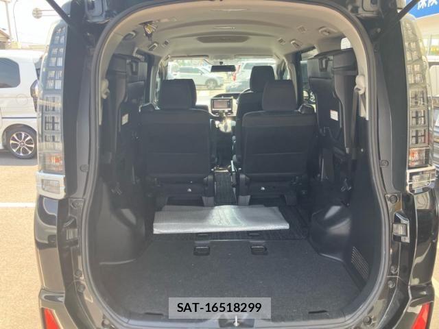 Toyota VOXY 2014-08 7510420-11