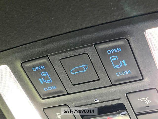Toyota VOXY 2024-02 7503565-4