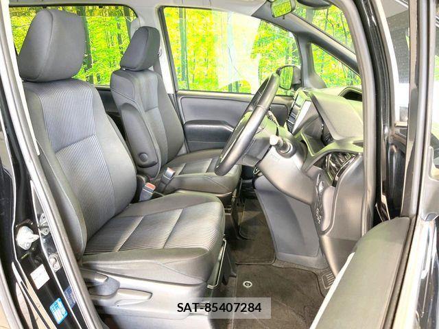 Toyota VOXY 2017-01 7503627-7