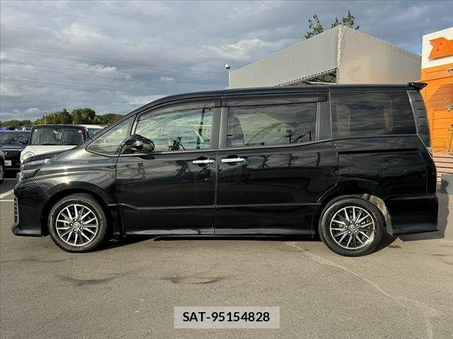 Toyota VOXY 2014-02 7510407-10
