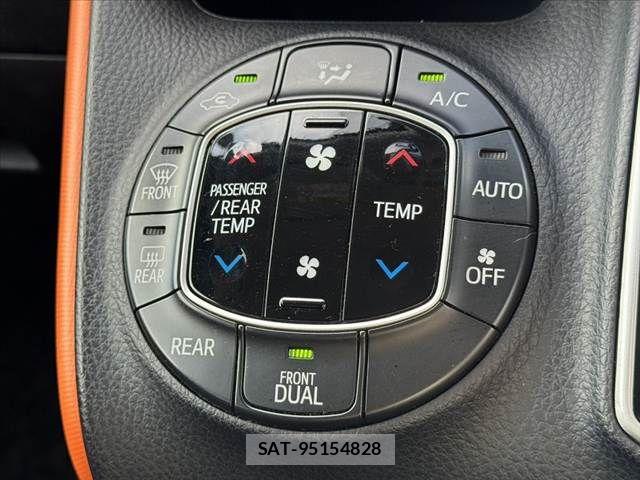 Toyota VOXY 2014-02 7510407-3