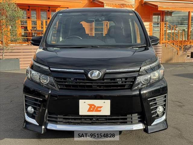 Toyota VOXY 2014-02 7510407-8